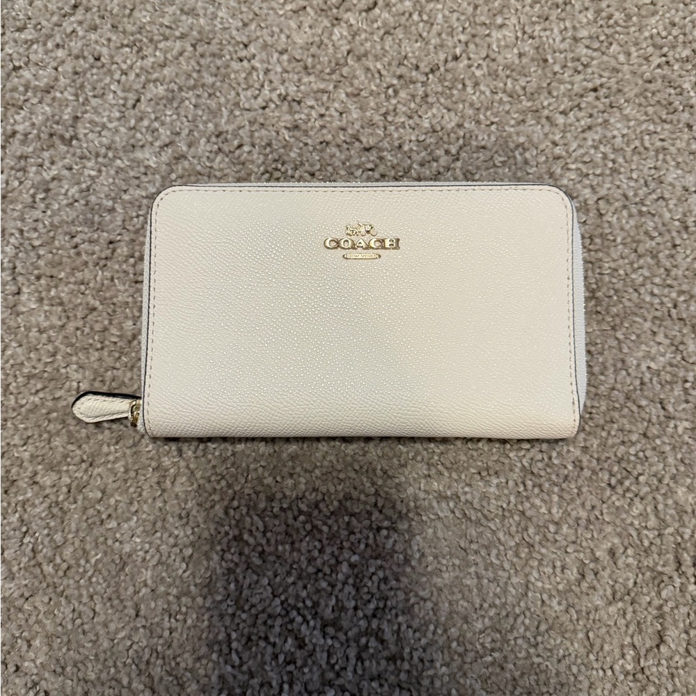 Coach Chalk Zip Wallet